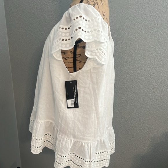 NWT Koko and Mason white, lined top top with eyelet detail in size large - Picture 2 of 6
